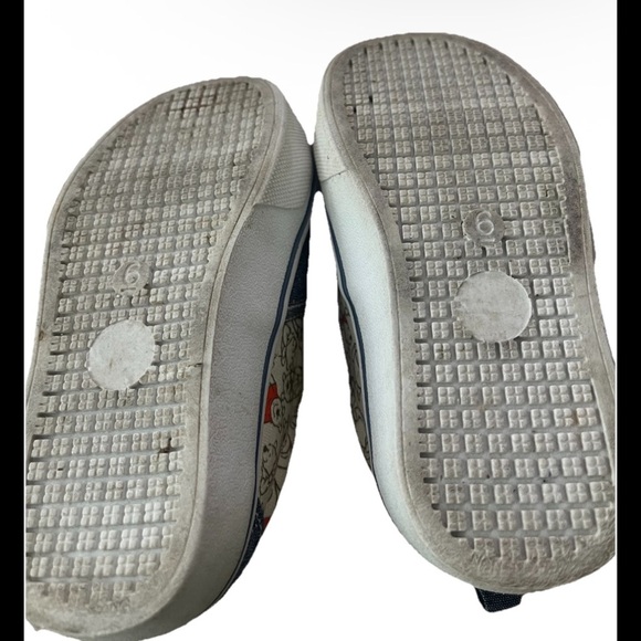 Disney Baby Winnie the Pooh & Tigger Slip-On Shoes Toddler Size 6 Discontinued - Picture 5 of 6